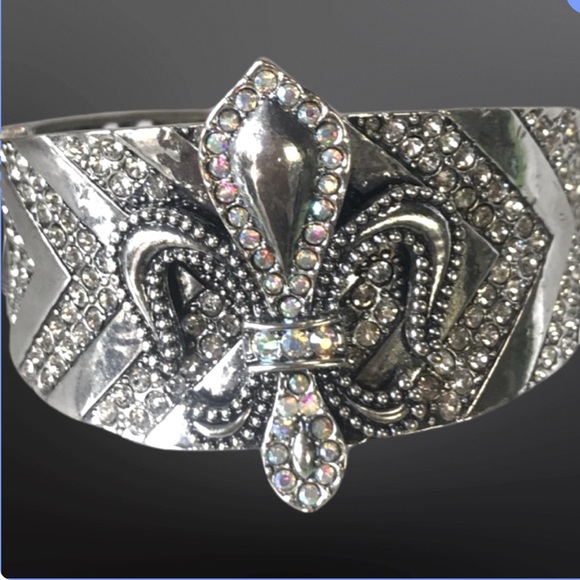 👑 Stunning Bracelet embellished with Crystals Fluer De Lis - Picture 6 of 8